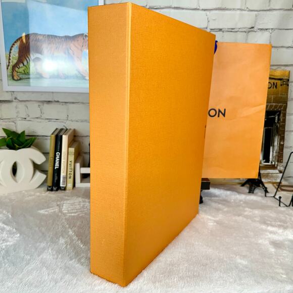 Louis Vuitton Large Magnetic Closure Storage Box and Shopping Bag Set NEW - Picture 3 of 7